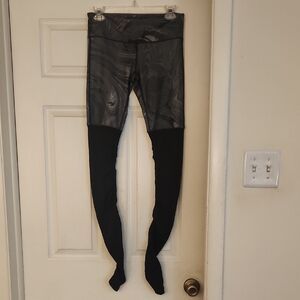 ALO Yoga Greenish Grayl and Black Leggings